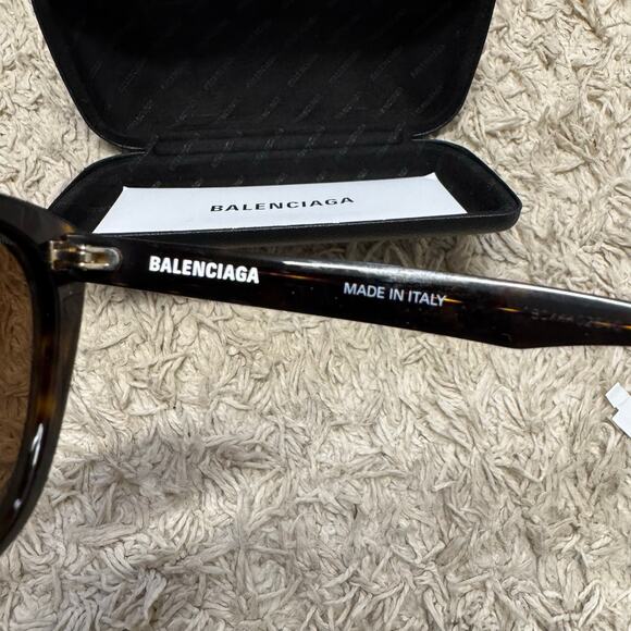 NWOT BALENCIAGA SUNGLASSES - Picture 4 of 6